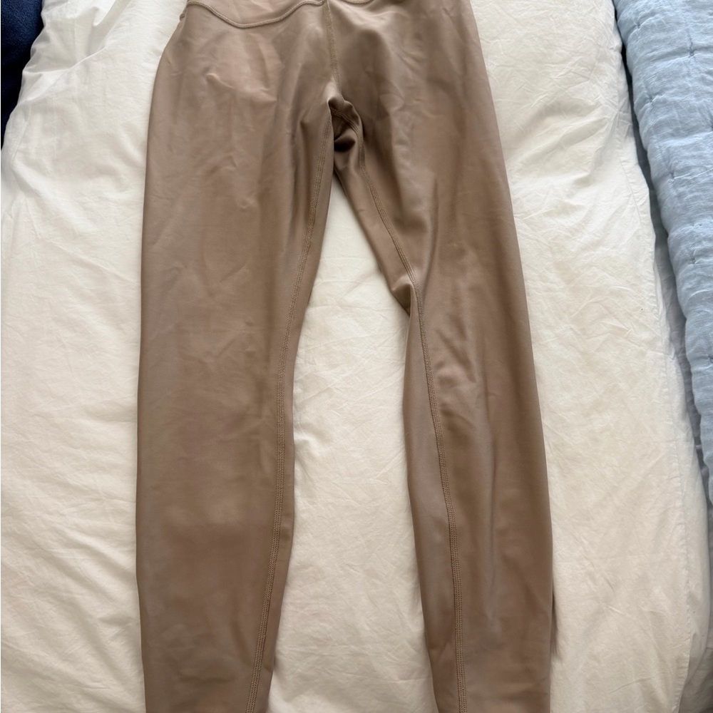 ALO Yoga Airbrush Leggings - Large